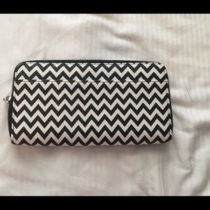 Charming Charlie Black and White Chevron Wallet
